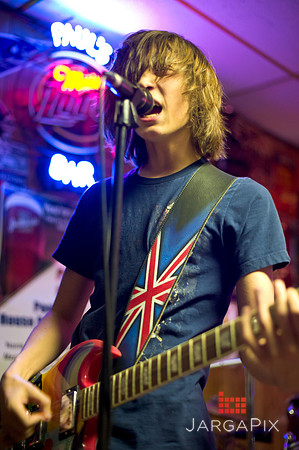 Odd_Man_In_Pauls_Bar-184