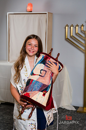Tessa_F_Batmitzvah_Preview-022