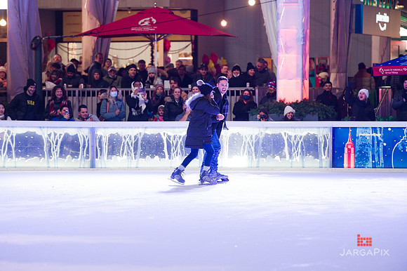 Sean_Adrienne_Proposal_Bryant_Park-03