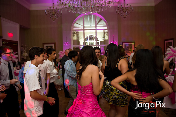 Il Villagio Sweet 16