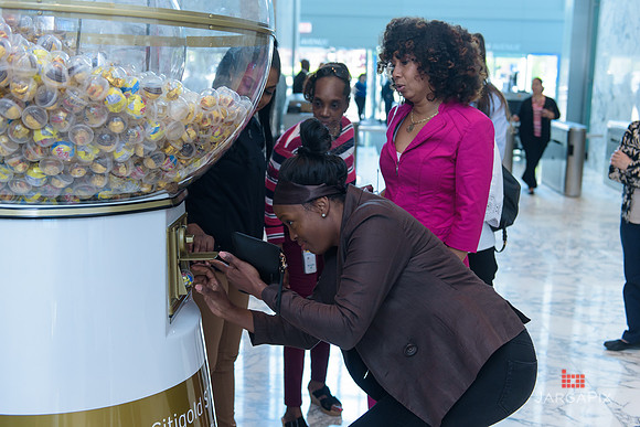 Soho_Exp_Citi_Gumball_Machine_Activation_5-9-2018-202