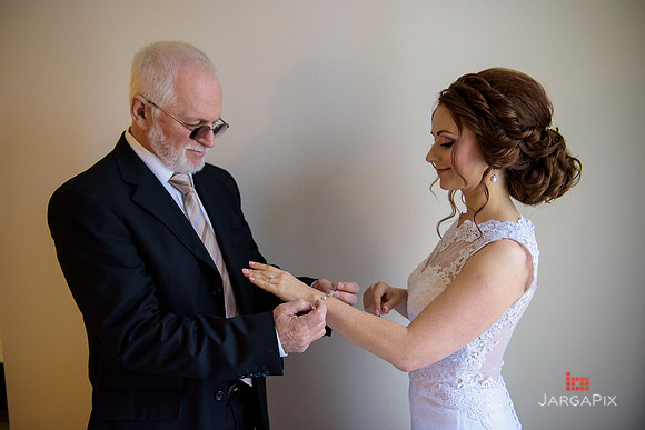 Ana_Mark_Wedding_Preview-25