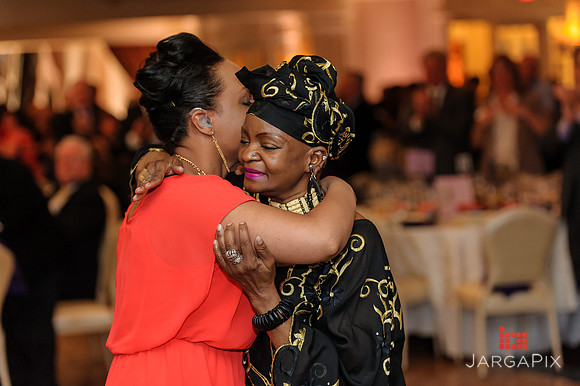 Shelter_our_Sisters_Gala_2013-035