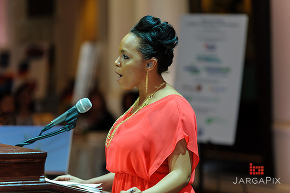 Shelter_our_Sisters_Gala_2013-067