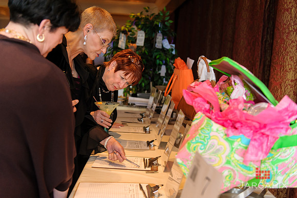 Shelter_our_Sisters_Gala_2013-022