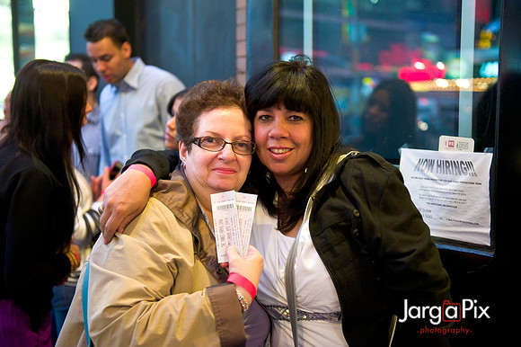 Yannis_Pappis_&_Mauricia_Times_Square_Comedy-014