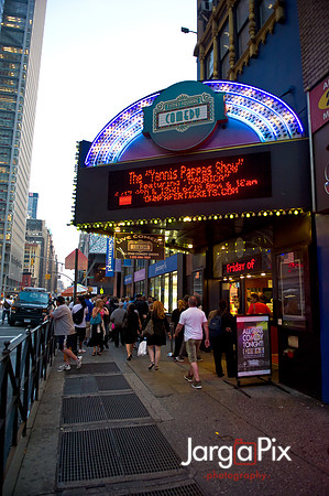 Yannis_Pappis_&_Mauricia_Times_Square_Comedy-003