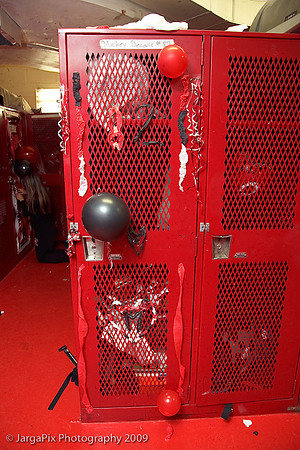 CPHS_Cheerleaders_Lockerroom_Decoration_2009-036.jpg