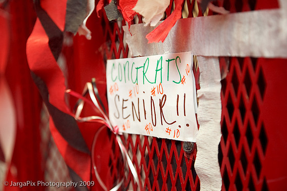 CPHS_Cheerleaders_Lockerroom_Decoration_2009-011.jpg