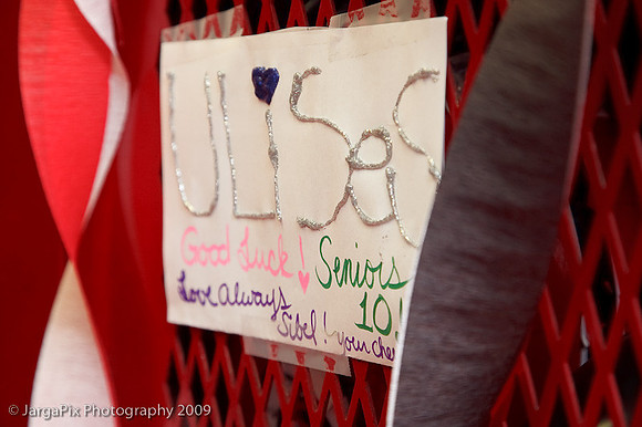 CPHS_Cheerleaders_Lockerroom_Decoration_2009-007.jpg