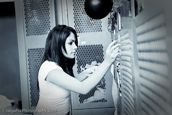 CPHS_Cheerleaders_Lockerroom_Decoration_2009-034.jpg