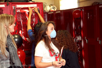 CPHS_Cheerleaders_Lockerroom_Decoration_2009-002.jpg