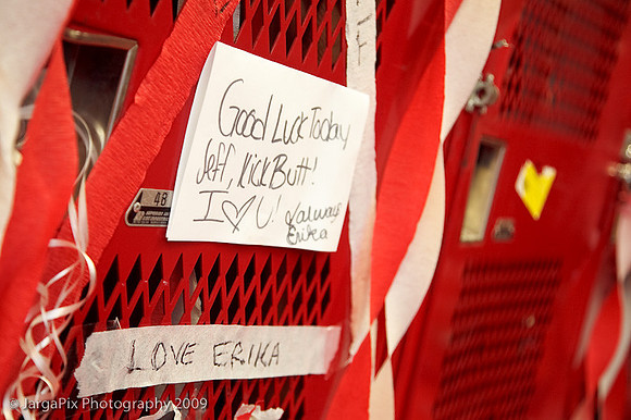 CPHS_Cheerleaders_Lockerroom_Decoration_2009-004.jpg