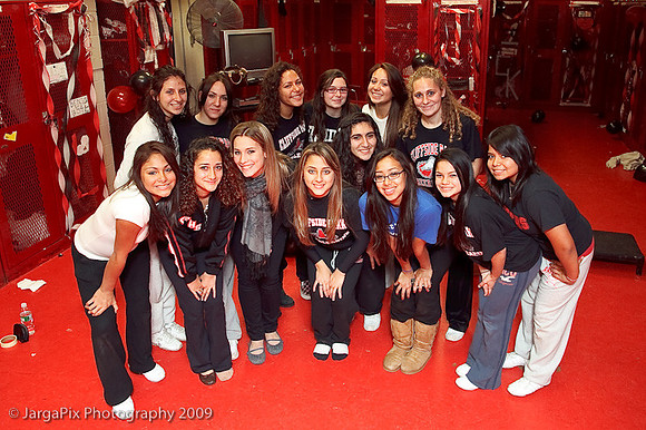 CPHS_Cheerleaders_Lockerroom_Decoration_2009-050.jpg