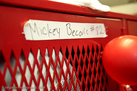 CPHS_Cheerleaders_Lockerroom_Decoration_2009-038.jpg
