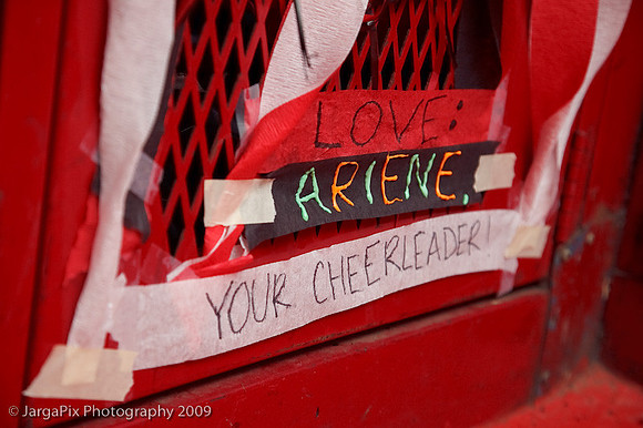 CPHS_Cheerleaders_Lockerroom_Decoration_2009-028.jpg