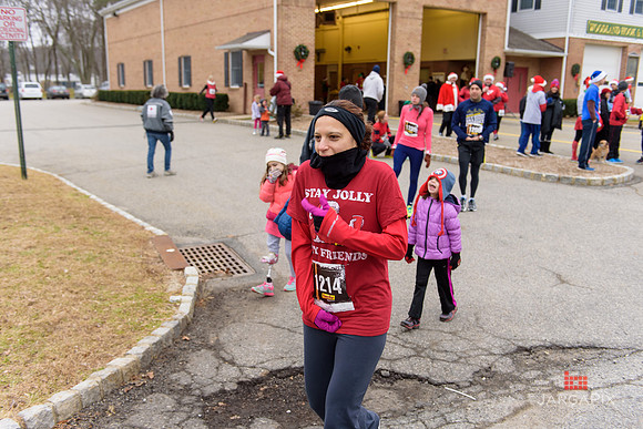 Super_Hero_Events_Super_Santa_5K_2014-053