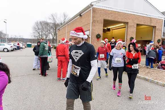 Super_Hero_Events_Super_Santa_5K_2014-038