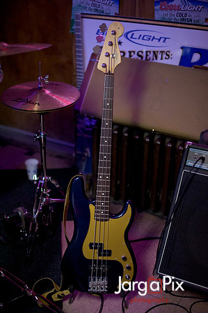 Odd_Man_In_Pauls_Bar-300
