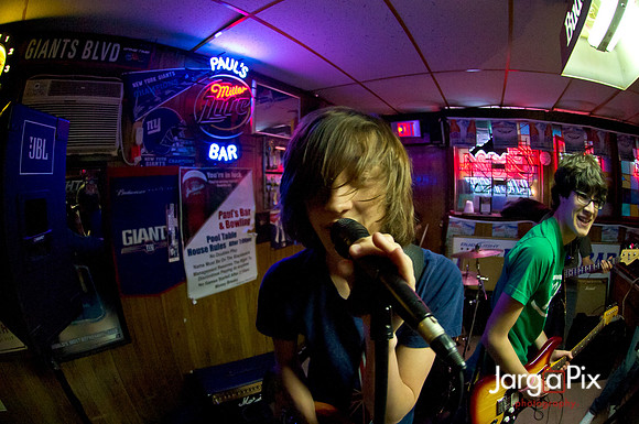 Odd_Man_In_Pauls_Bar-060