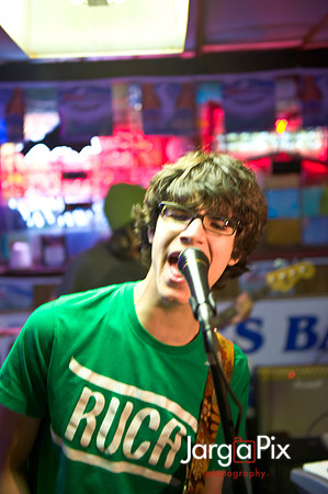 Odd_Man_In_Pauls_Bar-086