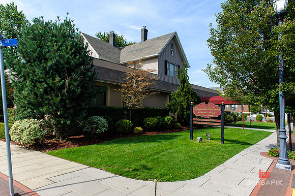 Macagna_Funeral_Home_Rutherford_2013-0001