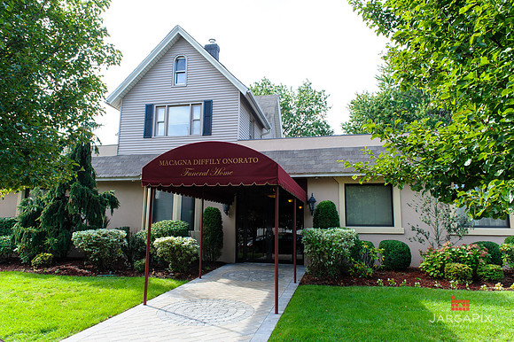 Macagna_Funeral_Home_Rutherford_2013-0002