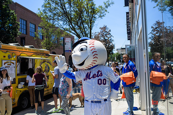 Soho_Exp_Citi_Willimasburg_Street_Fair_6-16-2018-105