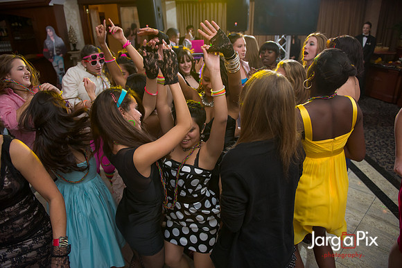 Macallusos 1980s Themed Sweet 16