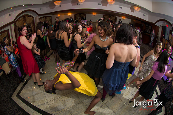 Macallusos 1980s Themed Sweet 16