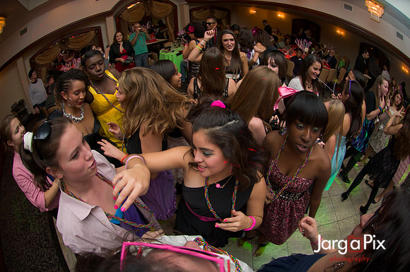 Macallusos 1980s Themed Sweet 16