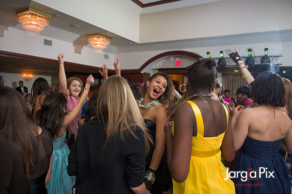 Macallusos 1980s Themed Sweet 16