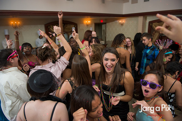 Macallusos 1980s Themed Sweet 16