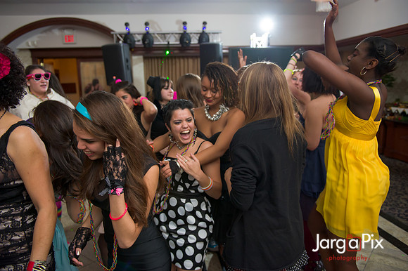 Macallusos 1980s Themed Sweet 16
