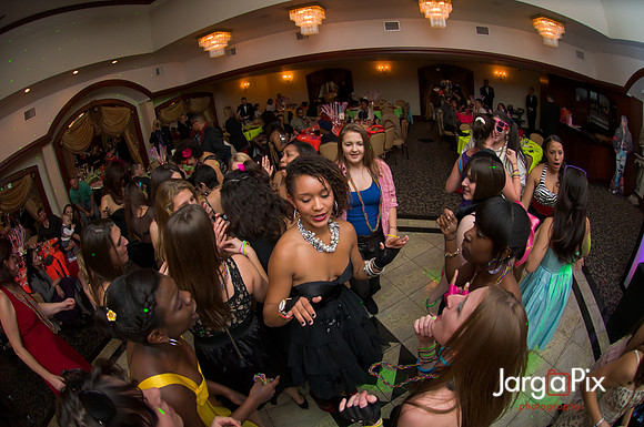 Macallusos 1980s Themed Sweet 16