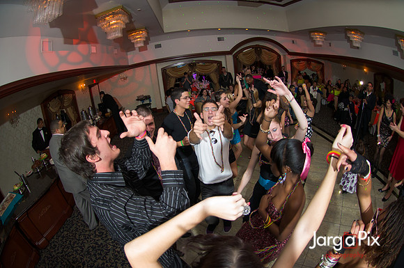 Macallusos 1980s Themed Sweet 16