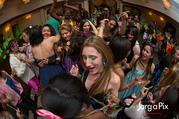 Macallusos 1980s Themed Sweet 16