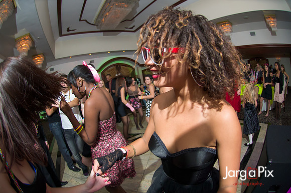 Macallusos 1980s Themed Sweet 16