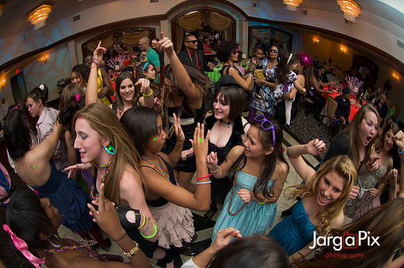 Macallusos 1980s Themed Sweet 16