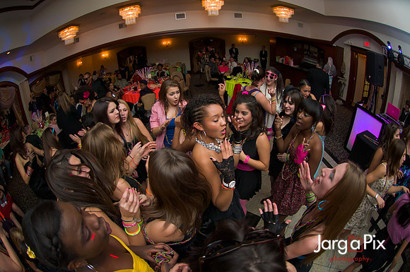 Macallusos 1980s Themed Sweet 16