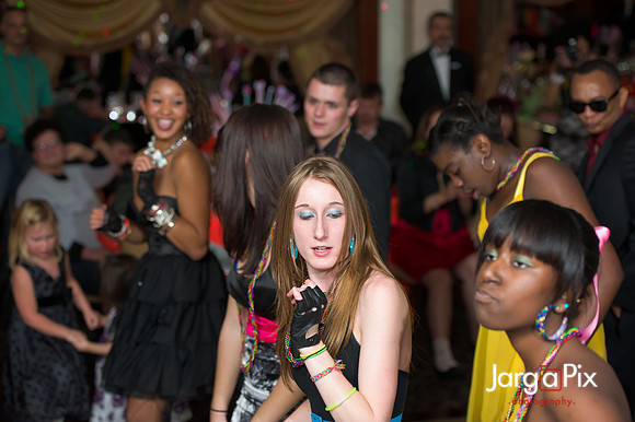 Macallusos 1980s Themed Sweet 16