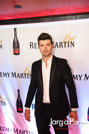 Robin_Thicke_Birthday_Remy_Martin_Soho_Exp_2013-228-02-002
