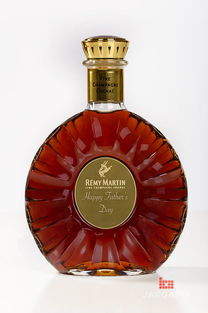 SoHo_Exp_Remy_Bottle_Shoot_2014-002_Edited_Font_2