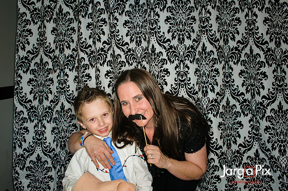 ISNB_Holiday_Party_2012-028