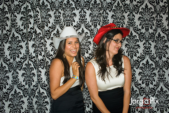 ISNB_Holiday_Party_2012-022