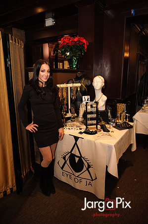Posche_Holiday_Fashion_Show_2012-020