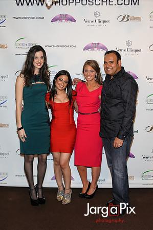 Posche_Holiday_Fashion_Show_2012-045