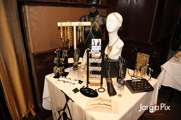 Posche_Holiday_Fashion_Show_2012-022