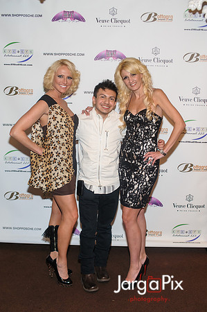 Posche_Holiday_Fashion_Show_2012-107