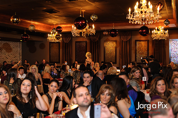 Posche_Holiday_Fashion_Show_2012-139